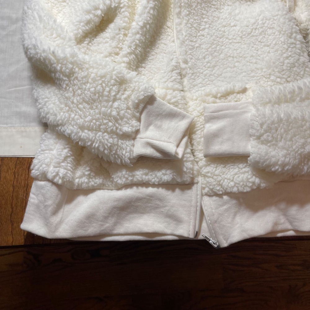 Women’s Soft Staccato Hooded Jacket. Fleece Cream Colored. Size Medium 2 pockets - Picture 4 of 8